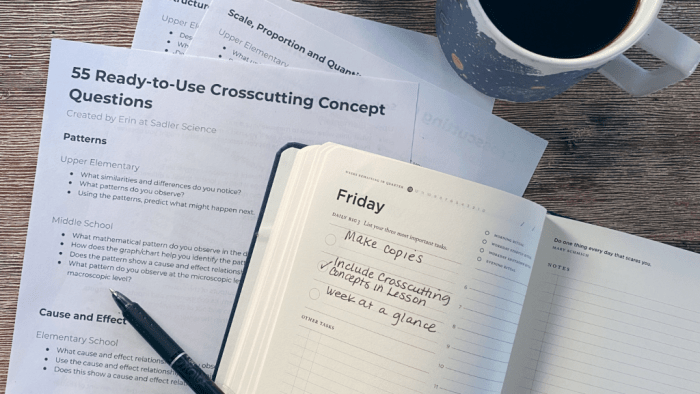 How do crosscutting concepts help unite